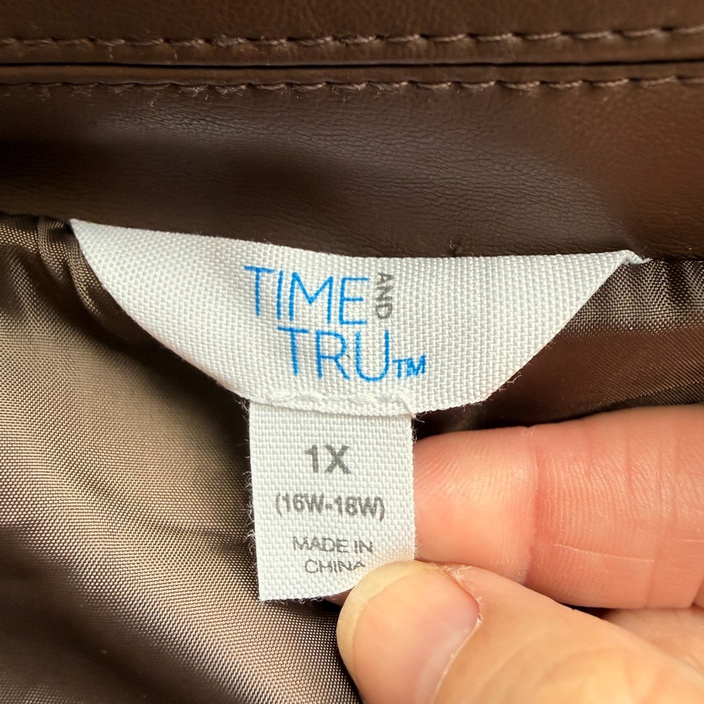 Time and Tru‎ Women's Brown Faux Leather Jacket Size 1x NWOT - Picture 4 of 6
